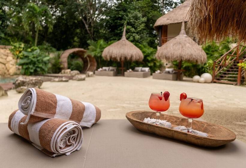 Отель Oom Bubble Boutique Riviera Cancun Adults Only