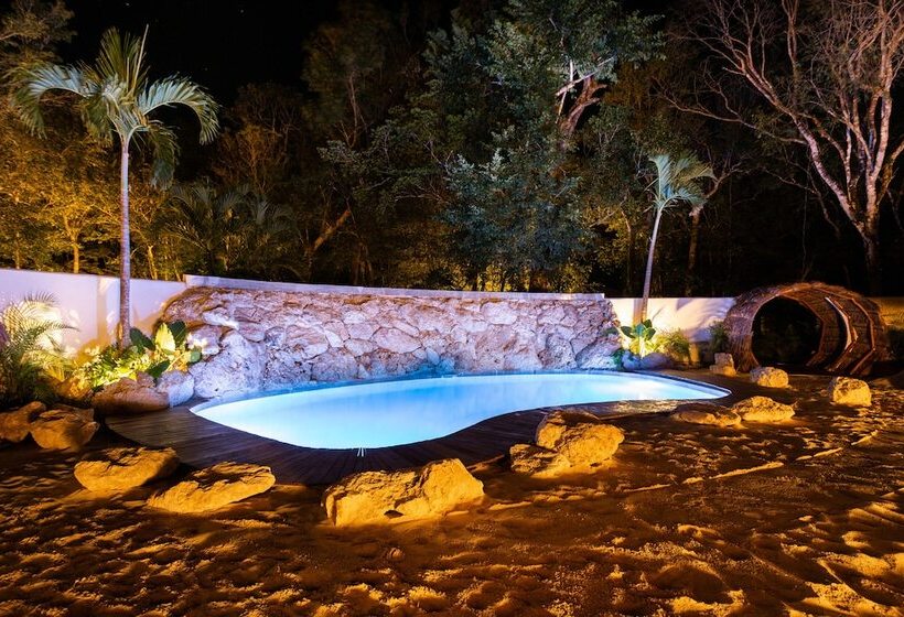 Отель Oom Bubble Boutique Riviera Cancun Adults Only