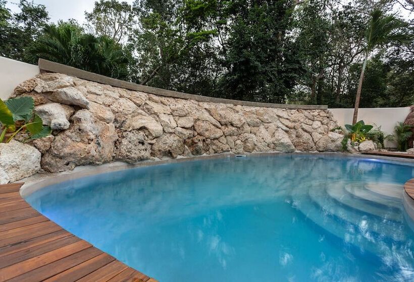 Отель Oom Bubble Boutique Riviera Cancun Adults Only