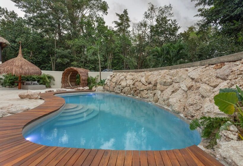 Отель Oom Bubble Boutique Riviera Cancun Adults Only