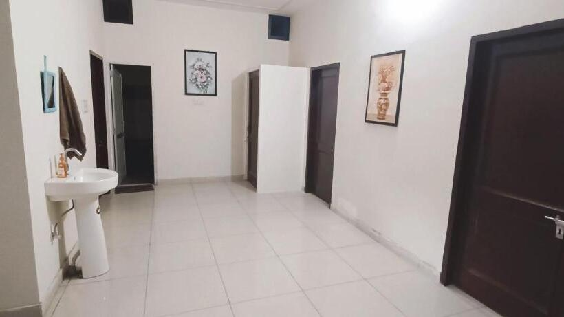 Отель O Blossom Inn