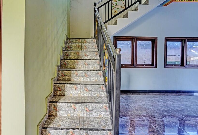 בית מלון כפרי Oyo Home 91142 Desa Wisata Alam Gosari