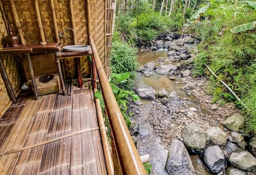 Отель Oyo Homes 91114 Desa Wisata Bangunharja