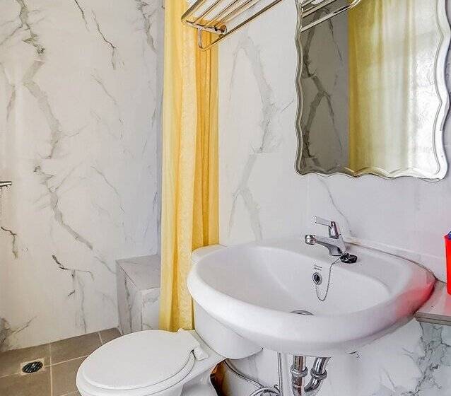 Отель Oyo Homes 91114 Desa Wisata Bangunharja