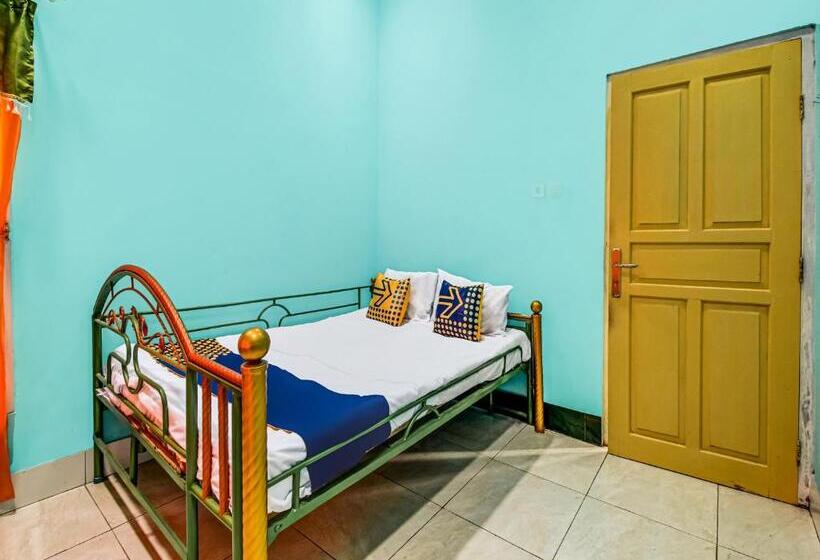 Отель Oyo Homes 91114 Desa Wisata Bangunharja