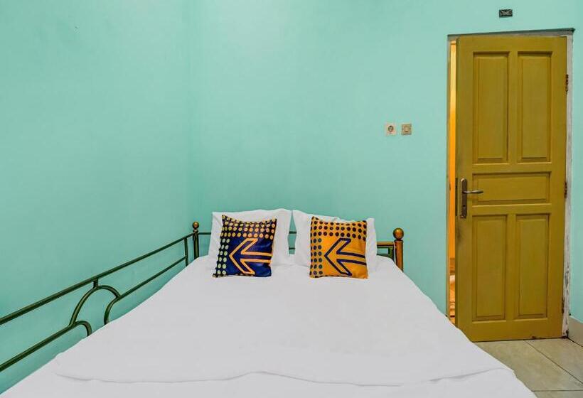 Отель Oyo Homes 91114 Desa Wisata Bangunharja