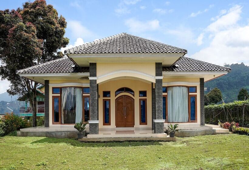 Отель Oyo Homes 91156 Eco Tourism Big Farmer Desa Kertawangi Syariah