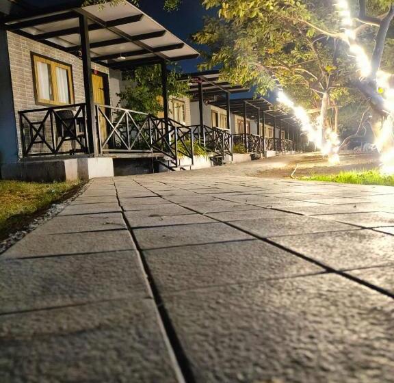 בית מלון כפרי Raghunandan Resort