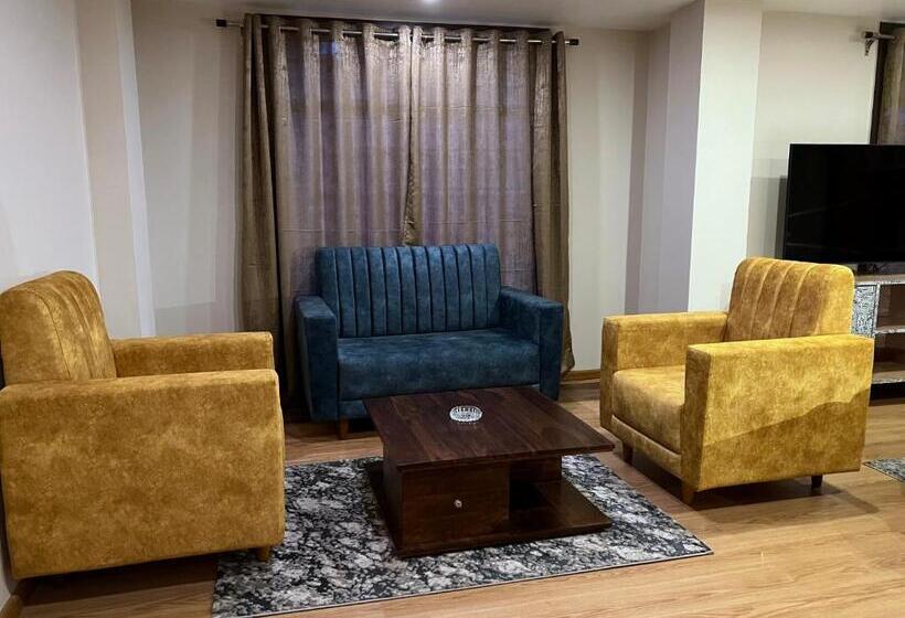 בית מלון כפרי The Phoenix Residency