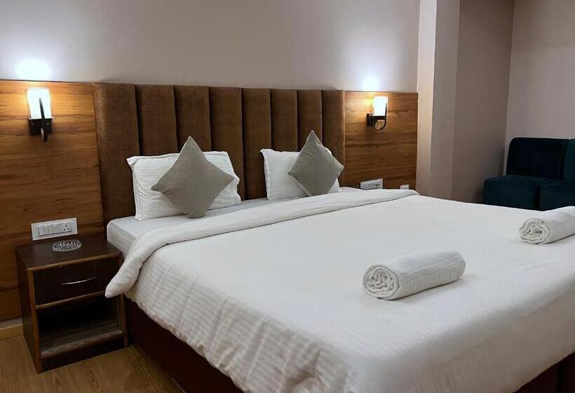 בית מלון כפרי The Phoenix Residency