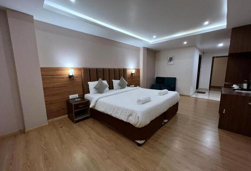 בית מלון כפרי The Phoenix Residency