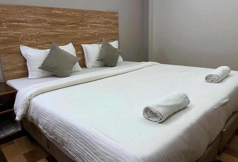 בית מלון כפרי The Phoenix Residency