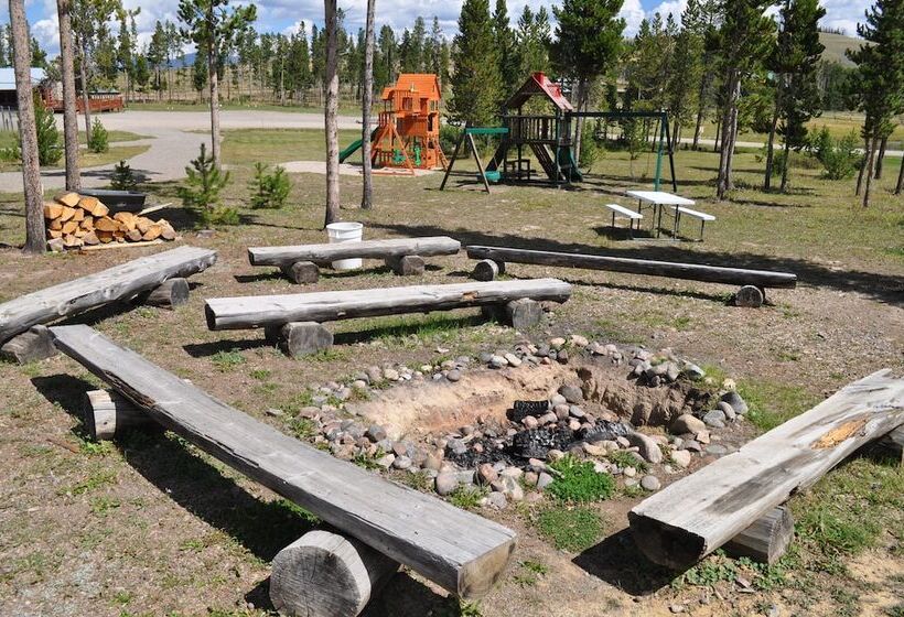 Курорт Crooked Creek Guest Ranch