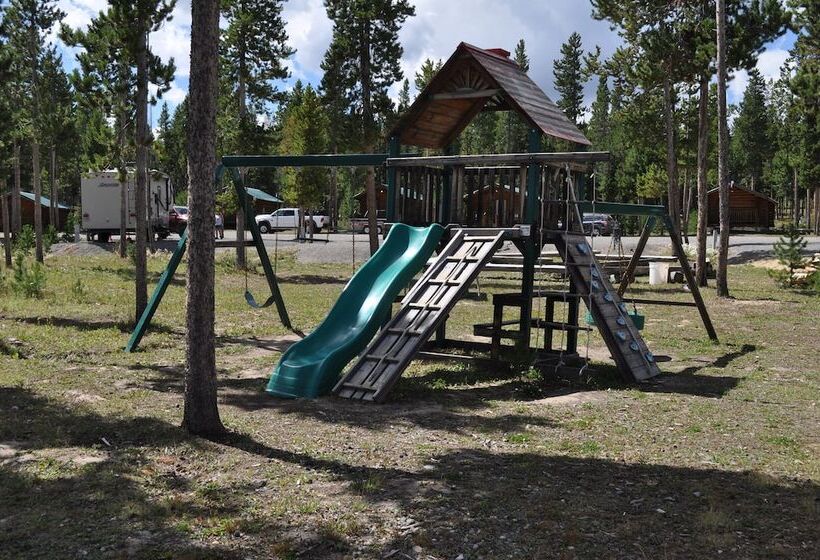 Курорт Crooked Creek Guest Ranch