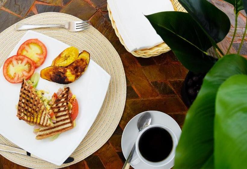 Trebol Amarillo Bed & Breakfast