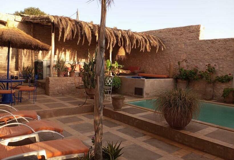 تختخواب و صبحانه Chateau D Orient