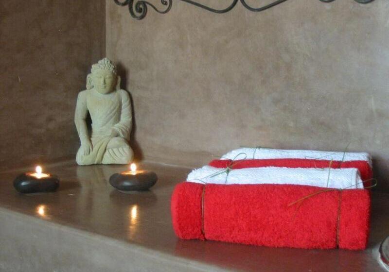 تختخواب و صبحانه Chateau D Orient