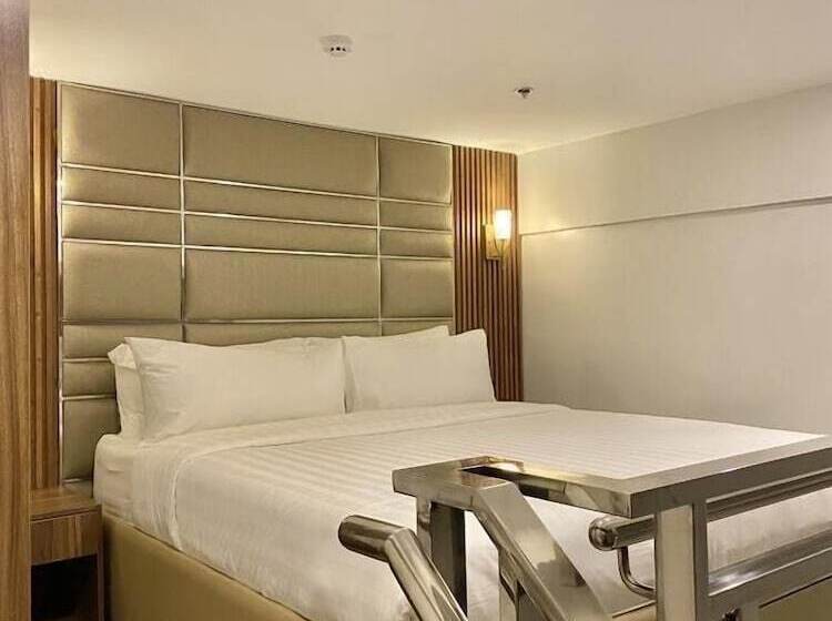 El Vistra Hotel Angeles