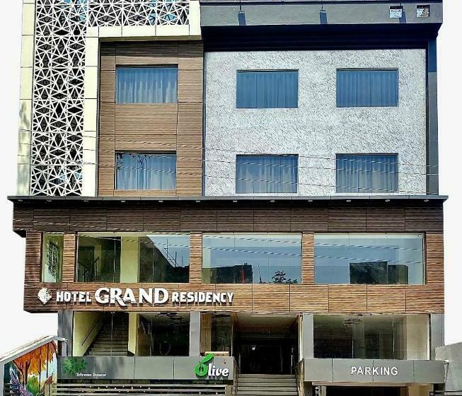 ホテル Grand Residency