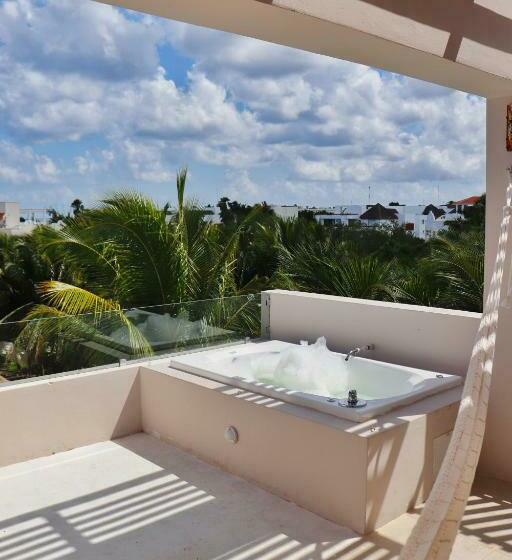 בית מלון כפרי Maia Suites Cozumel