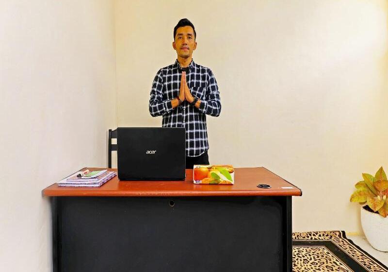 هتل Oyo 91129 D Ta Kost Syariah