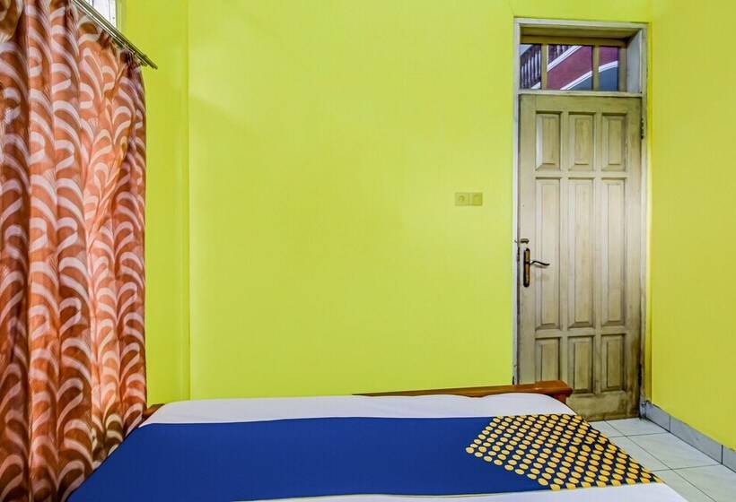 Отель Oyo Homes 91124 Desa Wisata Kaso