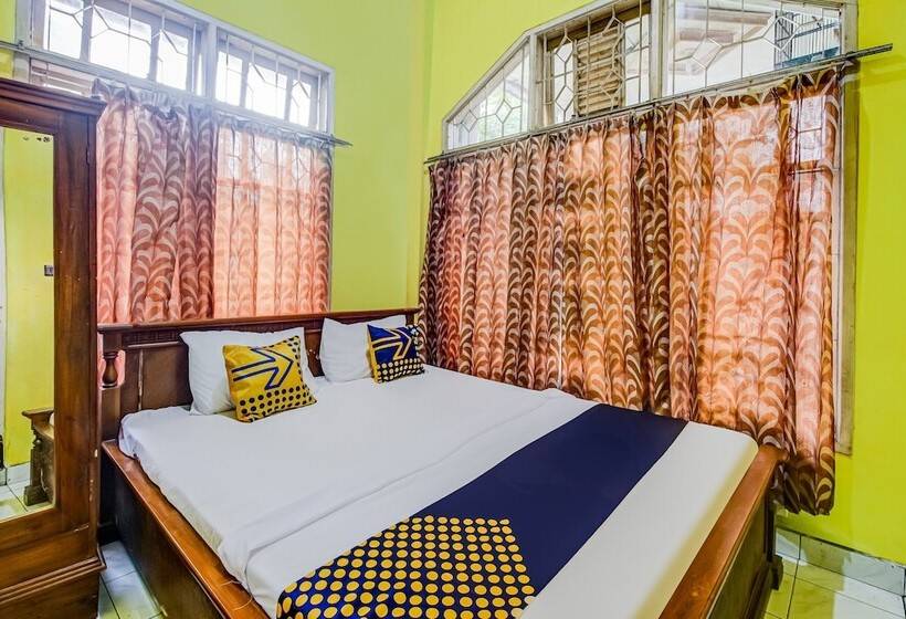 Отель Oyo Homes 91124 Desa Wisata Kaso