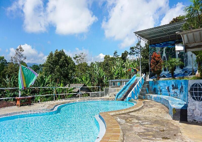 בית מלון כפרי Oyo Homes 91132 Desa Wisata Kalipucang