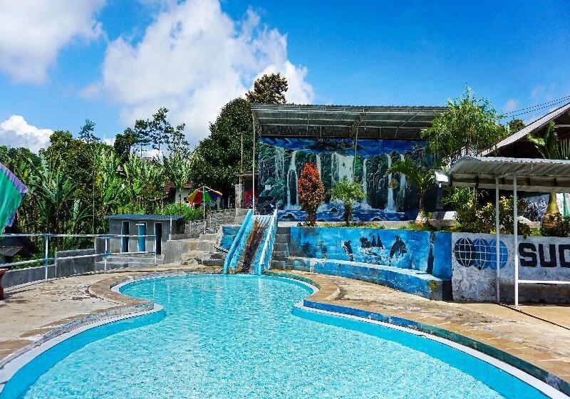 בית מלון כפרי Oyo Homes 91132 Desa Wisata Kalipucang