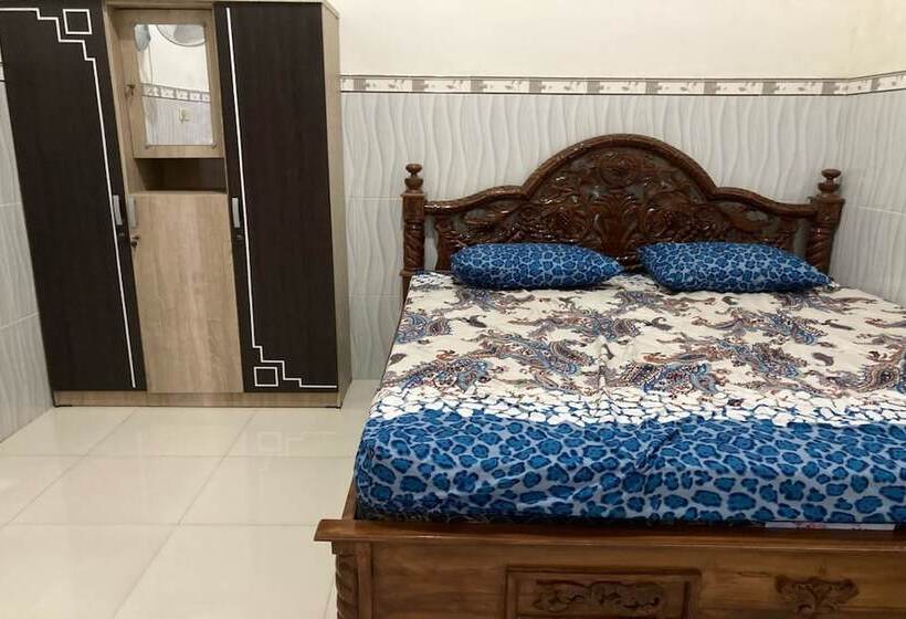 בית מלון כפרי Oyo Homes 91136 Desa Wisata Dalegan