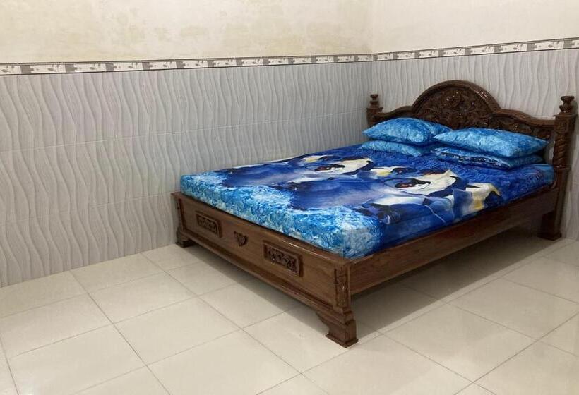 בית מלון כפרי Oyo Homes 91136 Desa Wisata Dalegan