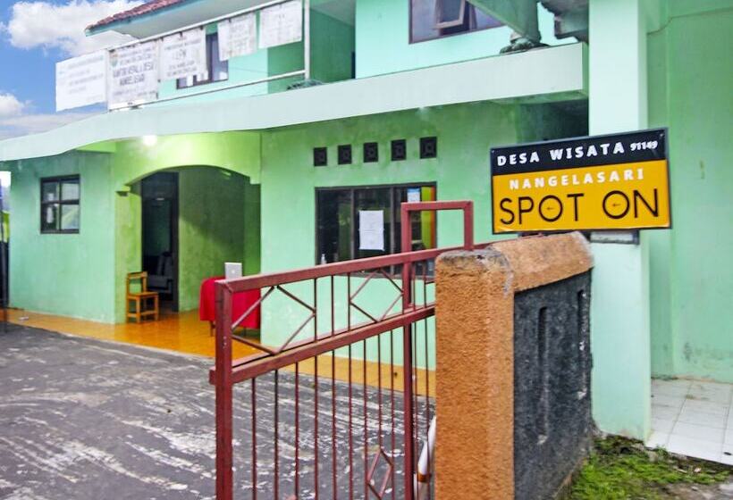 Отель Oyo Homes 91149 Desa Wisata Nangelasari