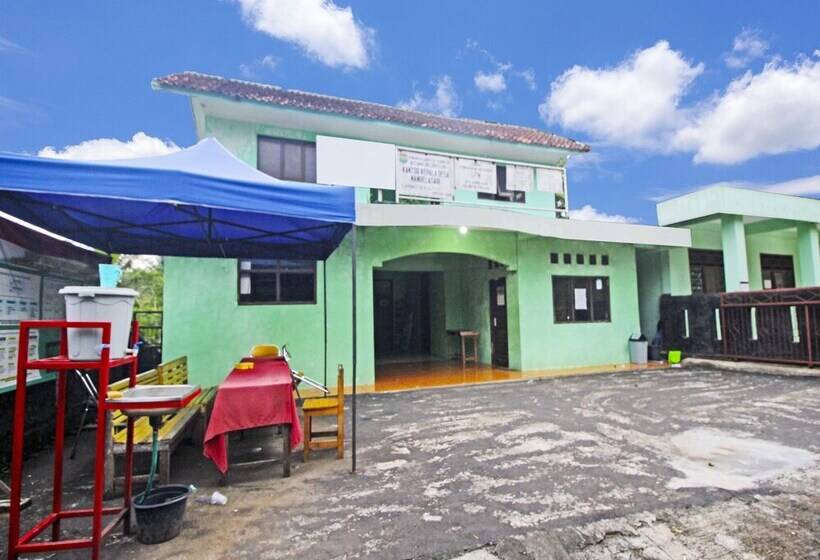 Отель Oyo Homes 91149 Desa Wisata Nangelasari