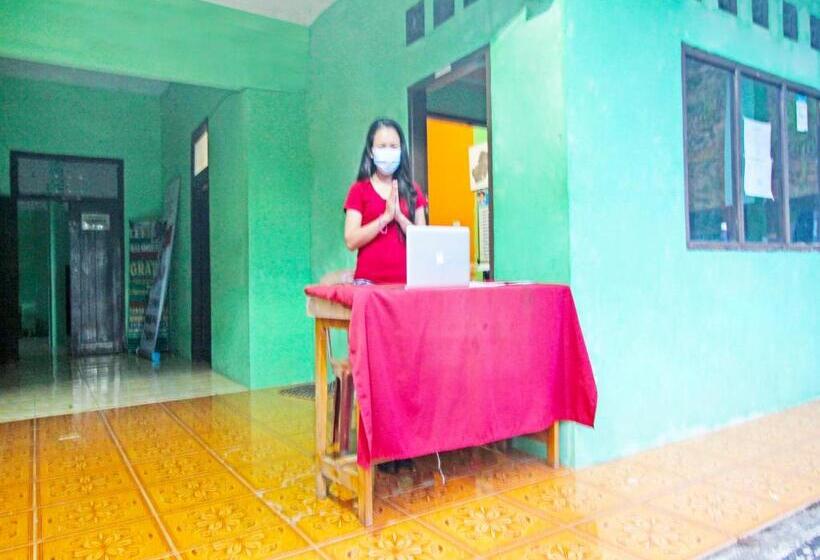 Отель Oyo Homes 91149 Desa Wisata Nangelasari