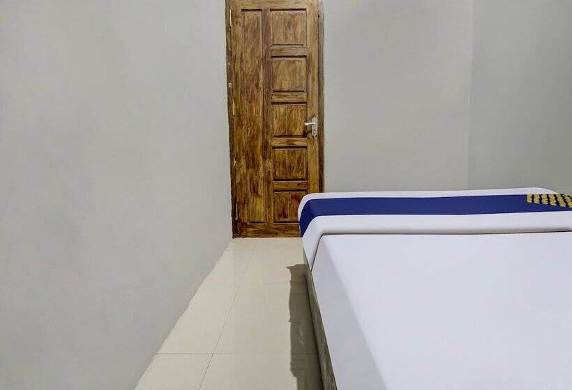 Отель Oyo Homes 91153 Desa Wisata Kawasen