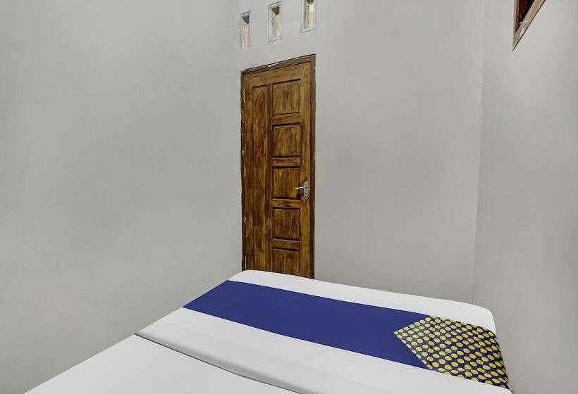 Отель Oyo Homes 91153 Desa Wisata Kawasen