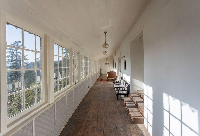 ホテル Seclude Shimla, Taraview