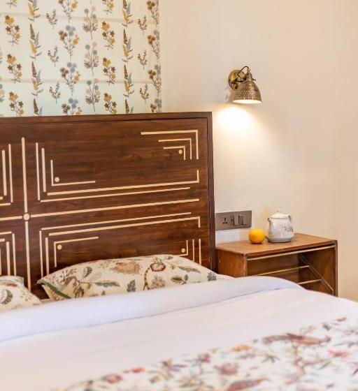 ホテル Seclude Shimla, Taraview