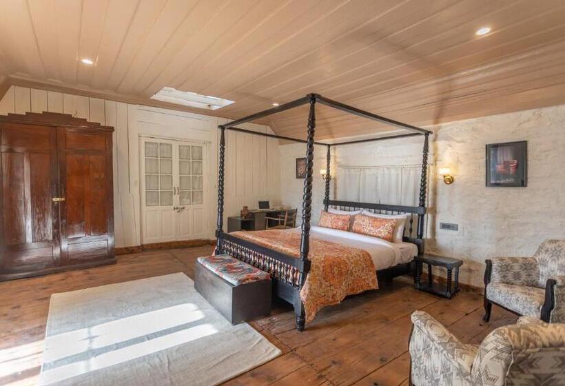 ホテル Seclude Shimla, Taraview