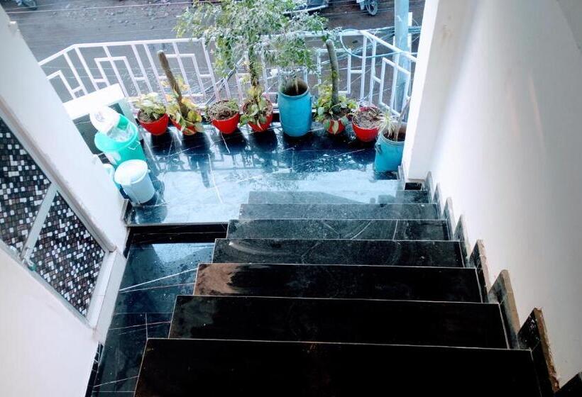 Shree Ram Sia Hotel And Banquets