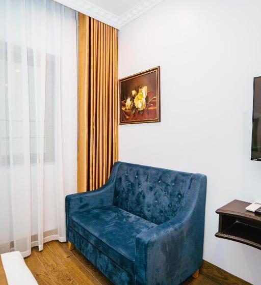 Minh Chau Hotel & Coffee