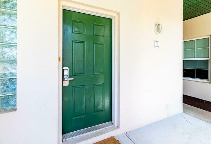 Little Get Away By The Beach ,moondancer