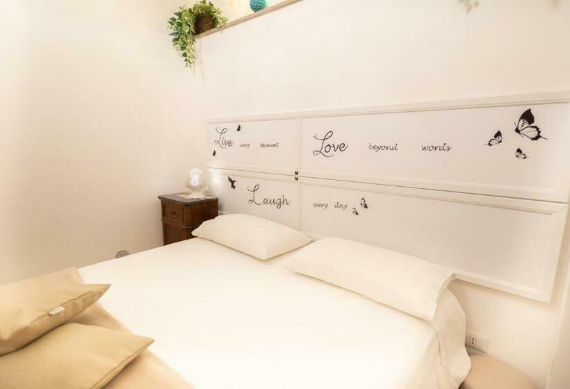 بنسيون Le Stanze Di Maria Ingresso Autonomo Maria S Rooms Indipendent Entrance