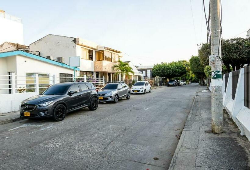 بنسيون Oresca Hostel