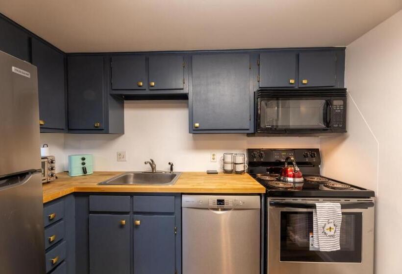 Snowshoe Ski In & Ski Out At Silvercreek Resort Family Friendly, Jacuzzi, Hot Tub, Mountain Views