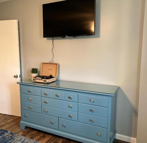 Snowshoe Ski In & Ski Out At Silvercreek Resort Family Friendly, Jacuzzi, Hot Tub, Mountain Views