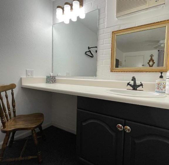 The Aztec Motel & Creative Space