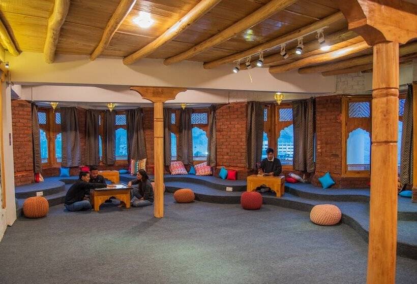 Отель Black Sheep Bed And Breakfast