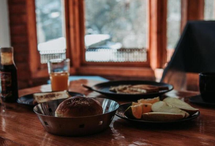 Отель Black Sheep Bed And Breakfast