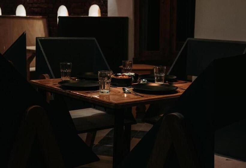 Отель Black Sheep Bed And Breakfast